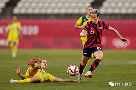 他展现了自 他展现了自